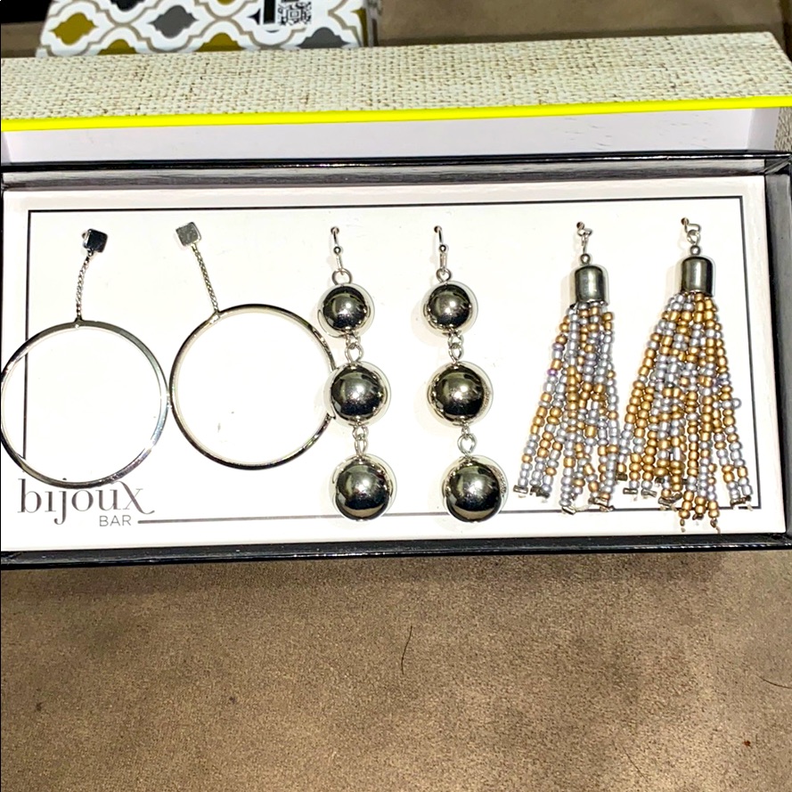 3 Sets Of Earrings
